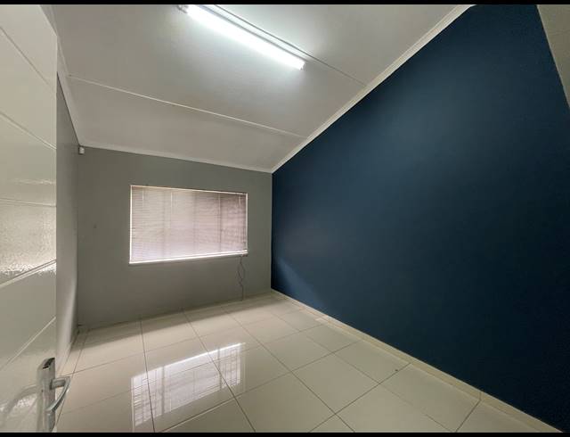 200M² OFFICE TO LET IN PARKDENE